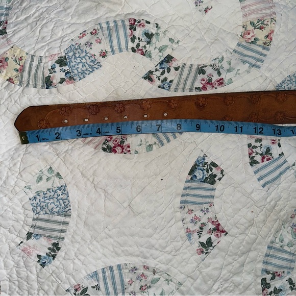 VINTAGE HANDMADE 70’s 2” WIDE TOOLED BURNISHED LEATHER BELT BOHO WESTERN HIPPIE - Picture 14 of 14